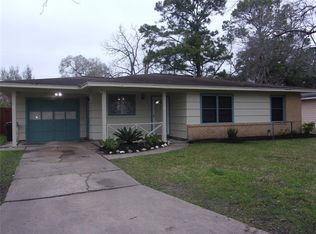 208 W Saunders St, League City, TX 77573