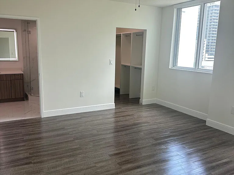 110 SW 13th St #802 — Photo 6