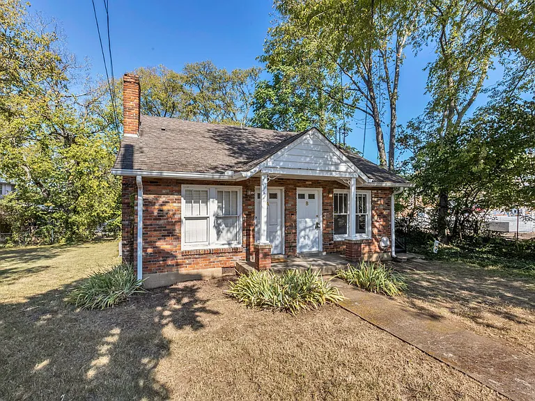 605 Park Cir #B — Photo 3