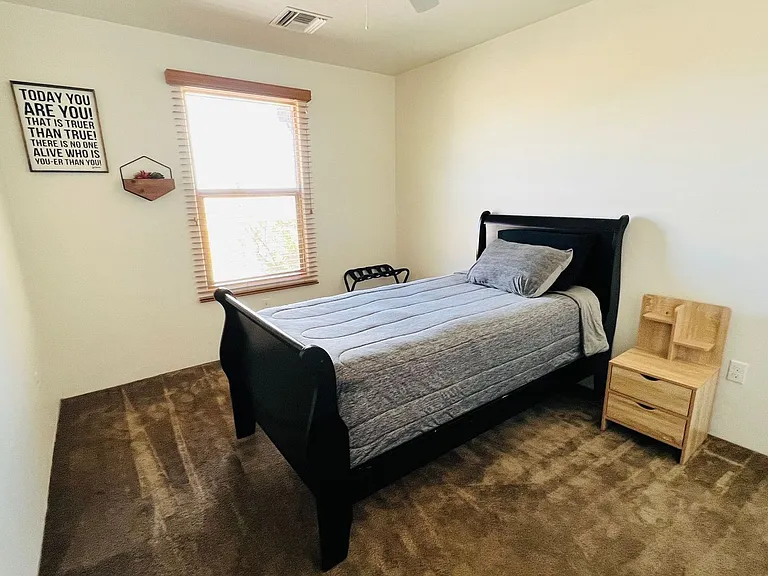 2090 Cascadia Dr — Photo 12