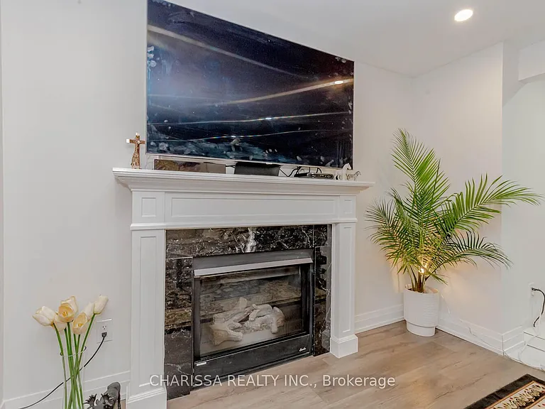 3321 Mintwood Cir — Photo 7