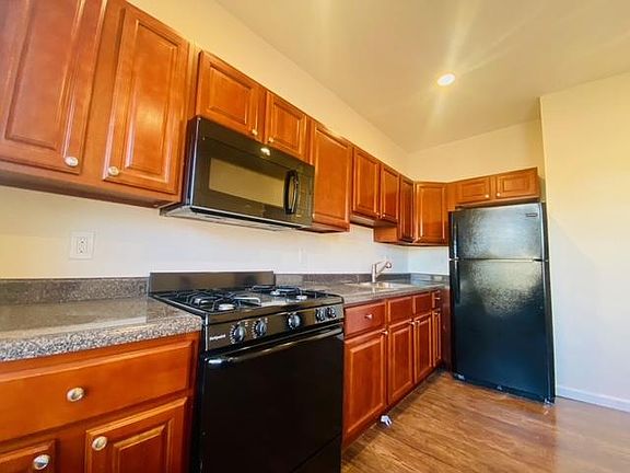 5th image of 36 Arverne Ter Floor 1