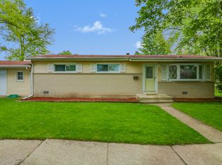 525 N Lincoln Ave, Villa Park, IL 60181