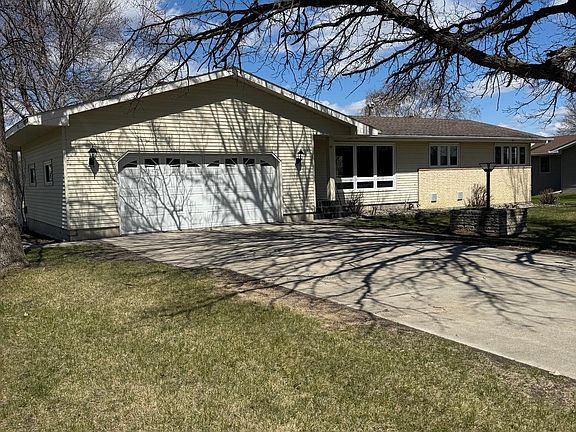 2nd image of 1805 Nelson Dr