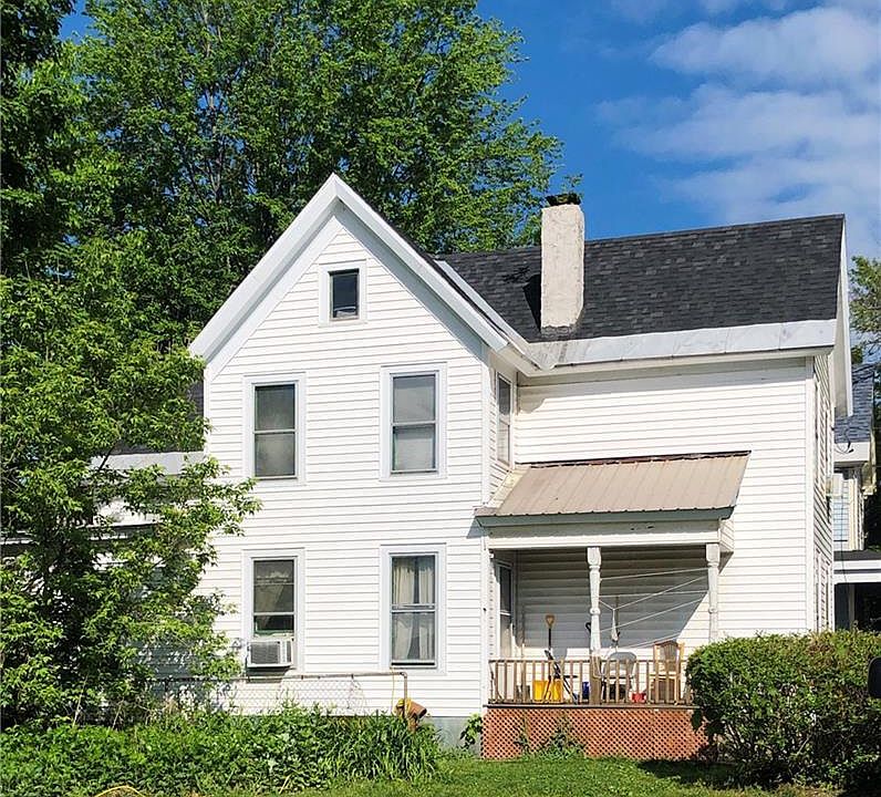2nd image of 607 W Dominick St