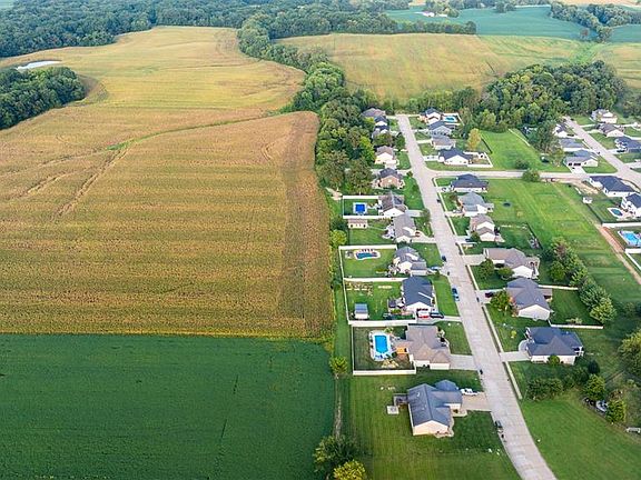 4th image of Pin Oak Dr