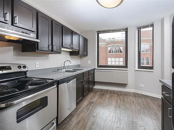 2nd image of 282 W Illinois St