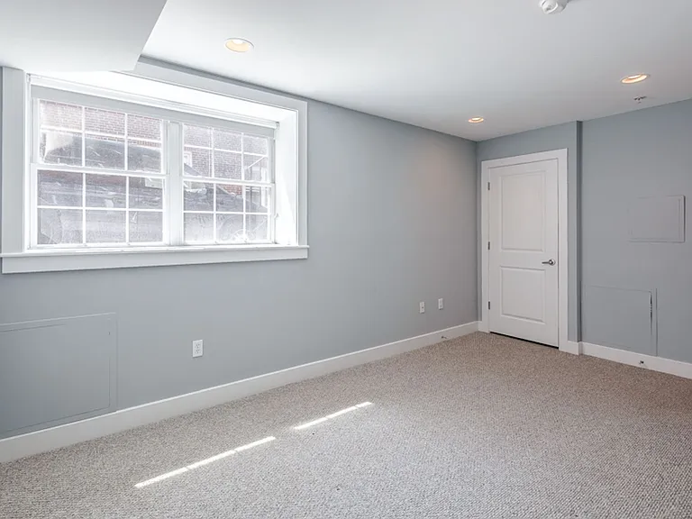 2631 Catharine Street — Photo 13