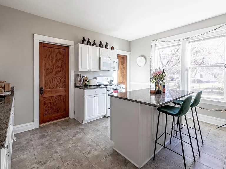 245 N Hale St #1 — Photo 12