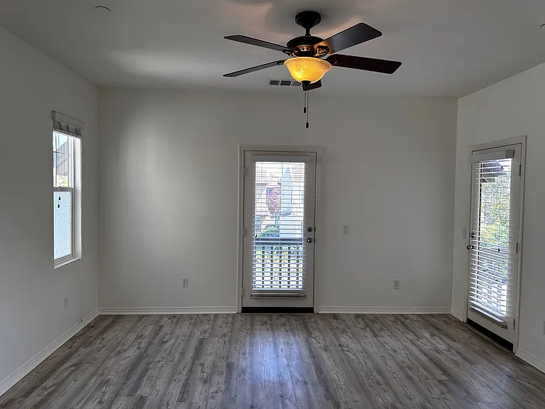 715 Nile River Dr — Photo 7