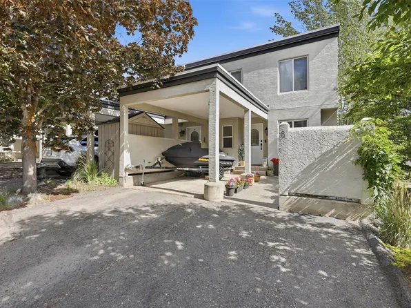411 Aberdeen Dr #8, Kamloops, BC V1S 1X2