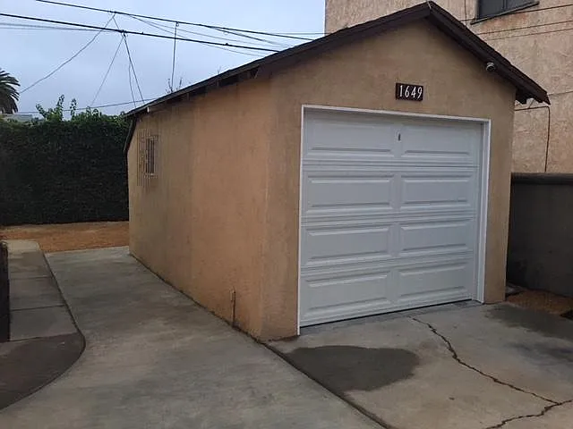 Parking garage