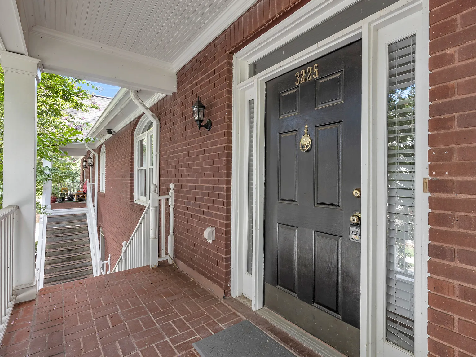 2 bed, 1352 sqft, $2,300 — Photo 3