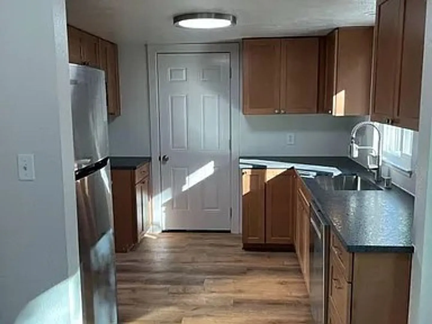 Charming 2 BR, 1 BTH + Den | Minutes from Downtown Chico & CSUC — Photo 4