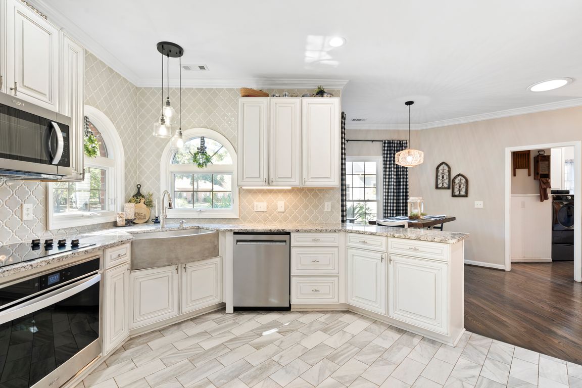 next background image