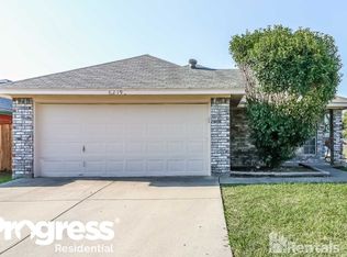 6912 Aston Dr, North Richland Hills, TX 76182