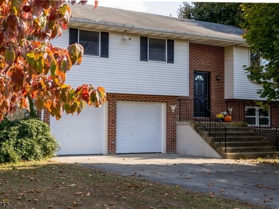 1422 Springtown Rd, Phillipsburg, NJ 08865