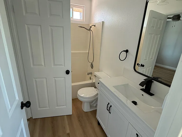 711 Canterbury Cir — Photo 12