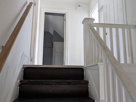 2nd image of 1246 Waverly Pl Floor 3