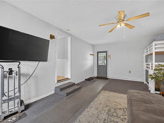 4th image of 1801 Myrtle Ave