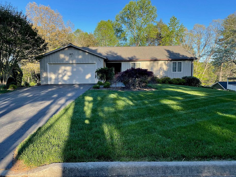 2nd image of 395 Knollwood Dr