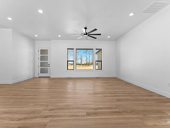 4th image of 26219 Reed Ln