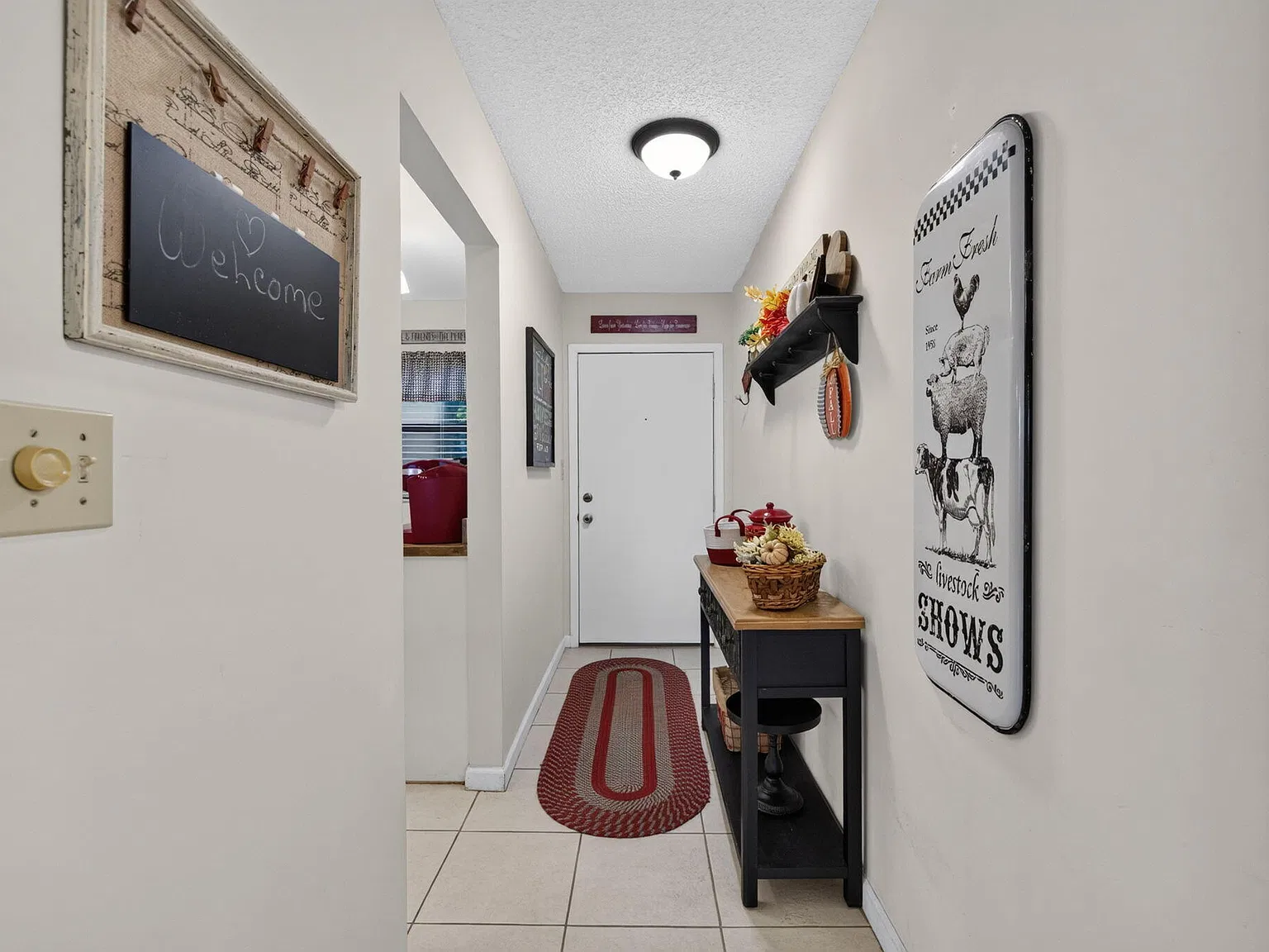 2 bed, 2.0 bath, 1053 sqft, $5,500 — Photo 3