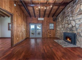 1010 Bearwallow Rd, Hendersonville, NC 28792