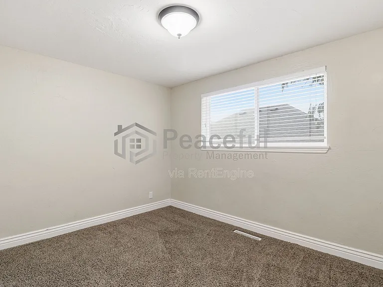 122 N N St #10 — Photo 11
