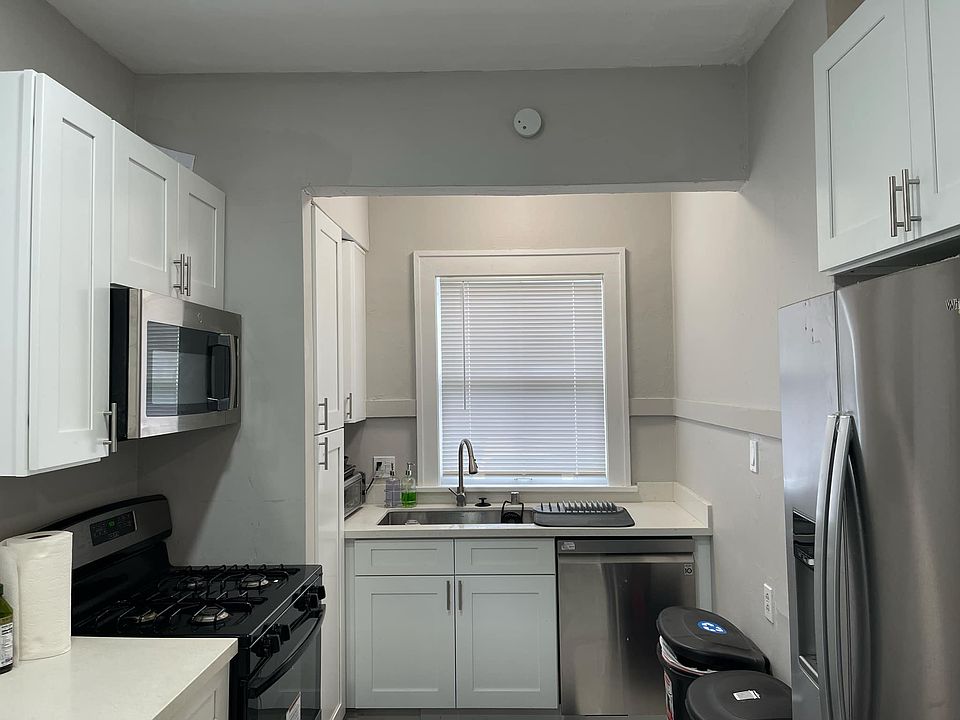 1st image of 4545 5th Ave NE #4