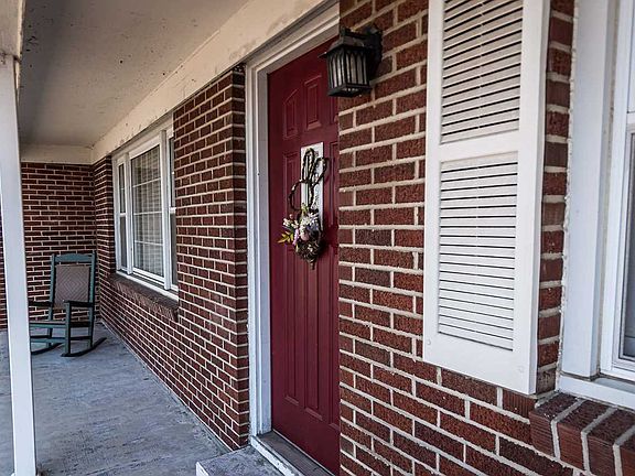 2nd image of 1302 Weed Ln