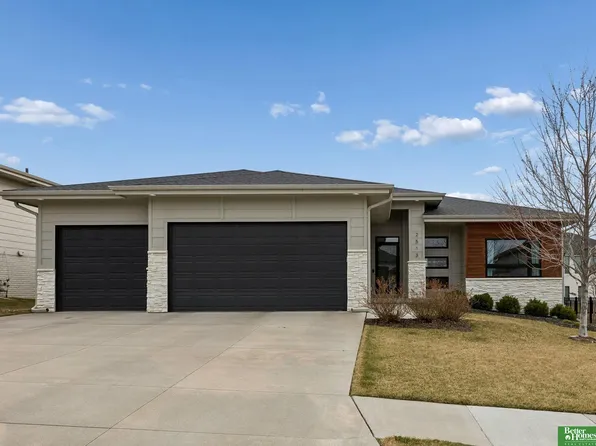 2513 N 186th St, Elkhorn, NE 68022