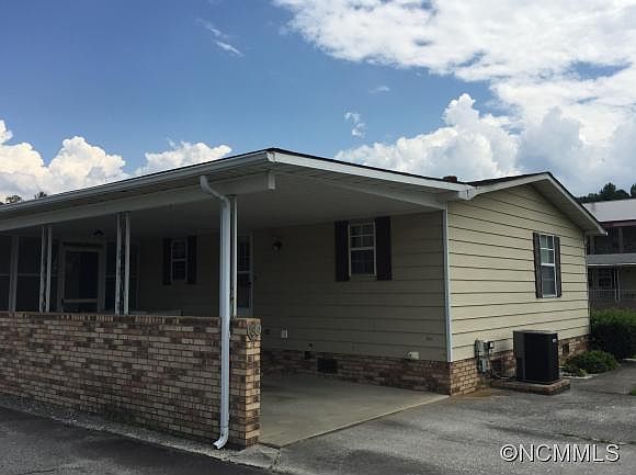 1st image of 66 Bogey Ln