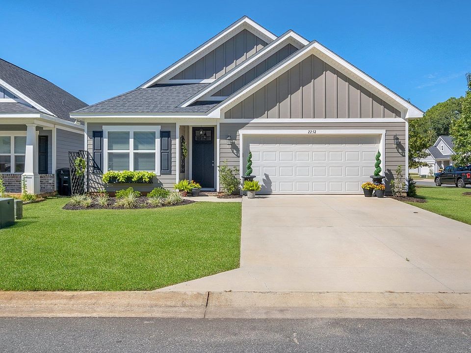 1st image of 2252 Lexington Parc Dr