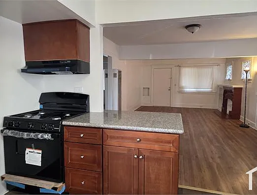 7735 Macarthur Blvd — Photo 2