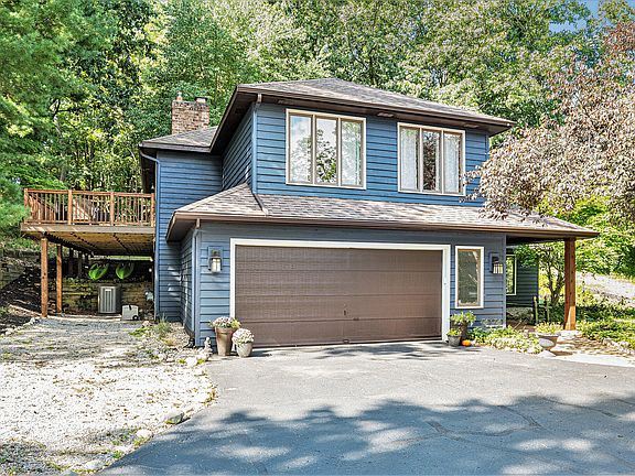 2nd image of 6884 Bridgewater Dr SE