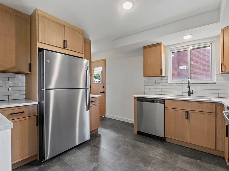 115 Green Glen Dr — Photo 12