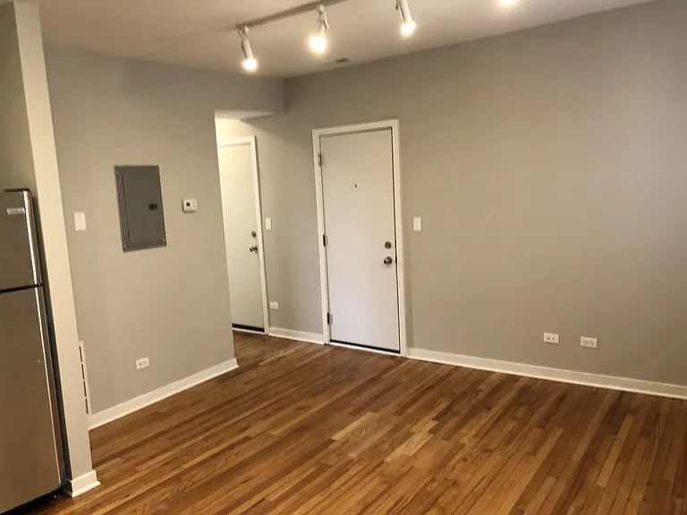 4817 N Christiana Ave #3E — Photo 3