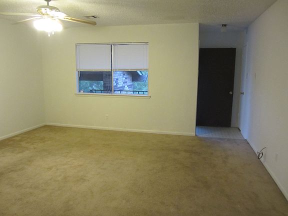 3rd image of 1102 Harley Dr