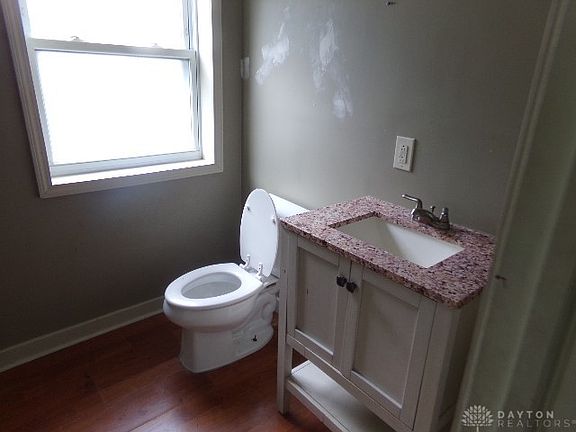 5th image of 2511 Kennedy Ave