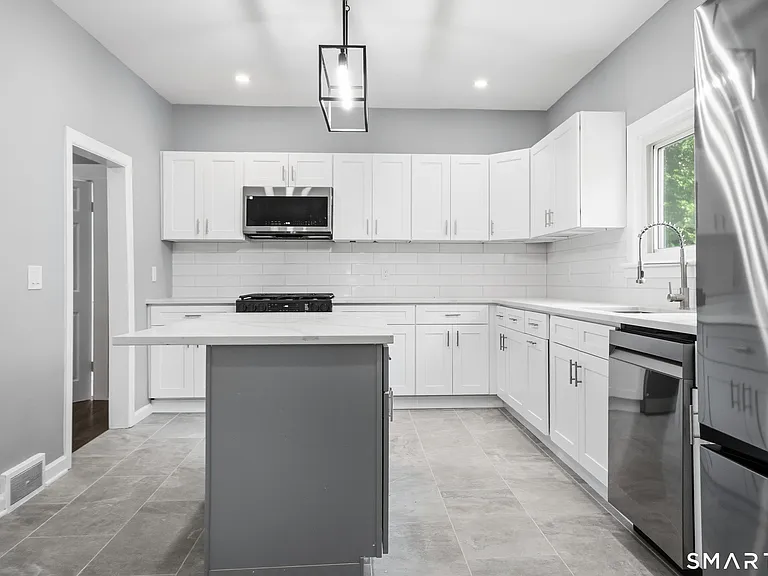 275 Riverview Ave — Photo 6