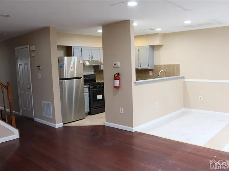240 Hidden Woods Ct — Photo 6