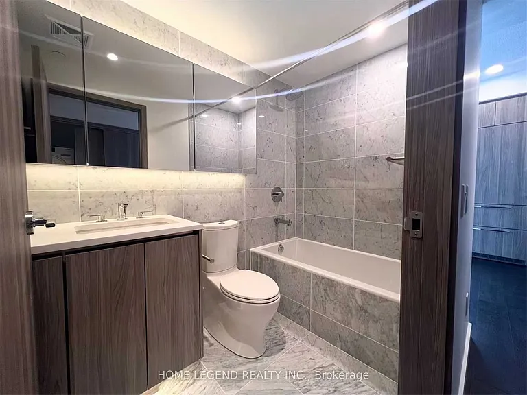 95 McMahon Dr #802 — Photo 12