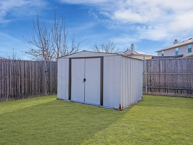1312 Annalea Dr — Photo 36