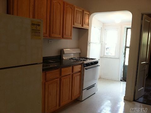 2nd image of 9155 86th St