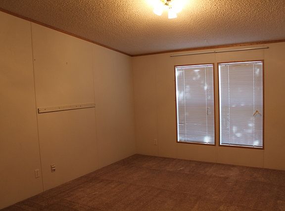 140 Timber Ridge Loop guest bedroom_05182015