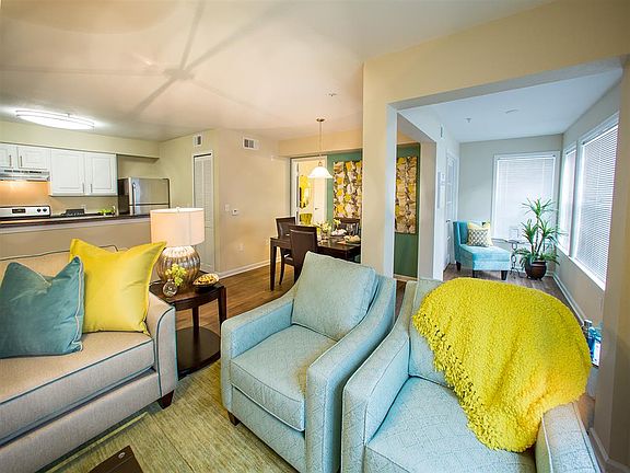 3rd image of 3909 Reserve Dr APT 02223