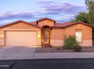 8186 N Stonehill Dr, Tucson, AZ 85743
