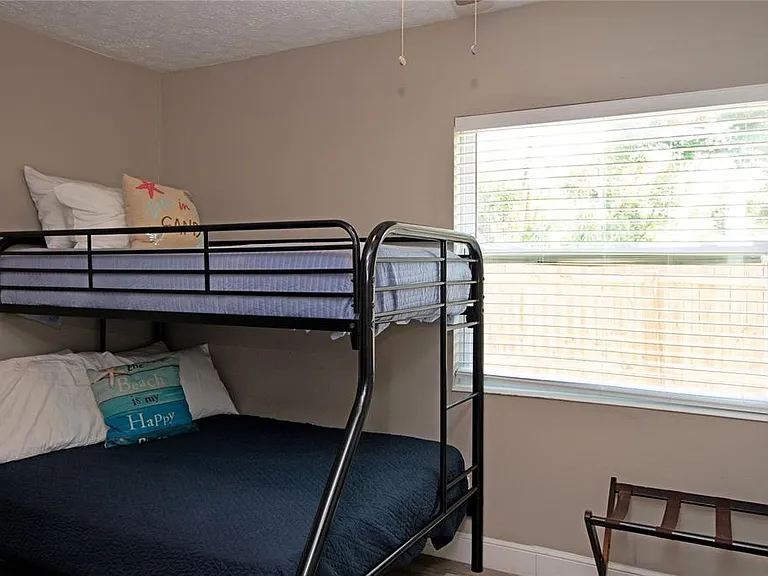 1635 Gladys St #2 — Photo 27