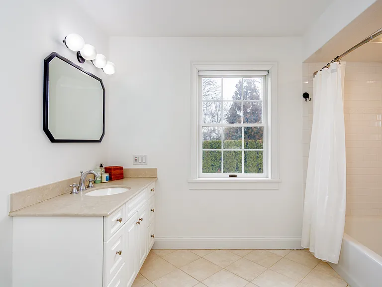 110 Fox Hollow Ln — Photo 40